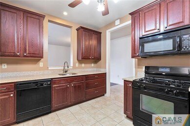 322 Regency Place unit 322, Woodbridge, NJ 07095 - photo 7