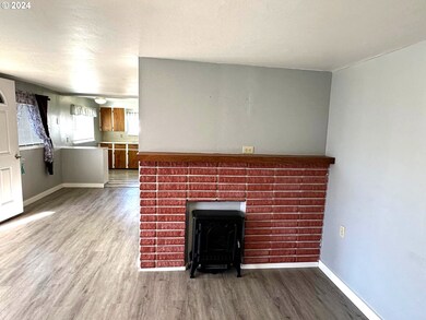 495 W Linden Way, Heppner, OR 97836 - photo 2