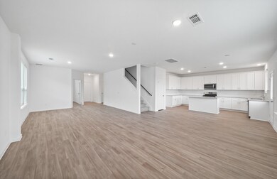 3083 Clydesdale Dr, Alvin, TX 77511 - photo 7