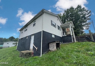 596 Big Smith Rd, Clintwood, VA 24228 - photo 4