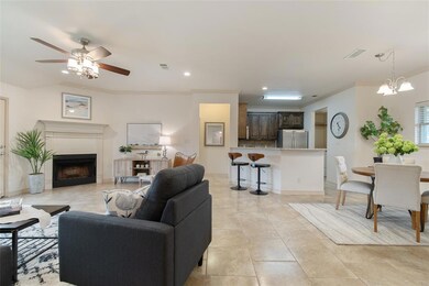 2010 Lindentree Dr, Weatherford, TX 76086 - photo 4