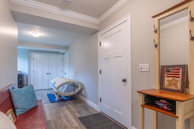 295 S Mammoth Rd unit B, Manchester, NH 03109 - photo 6