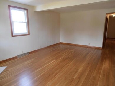 128 N 26th 010
