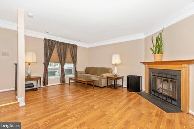 20154 Locustdale Dr, Germantown, MD 20876 - photo 3