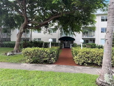 240 Galen Dr unit 207, Key Biscayne, FL 33149 - photo 2