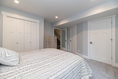 10 Guest Bedroom #4 En-Suite Entry Level