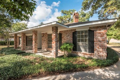 7403 Tall Pines Dr, Houston, TX 77088 - photo 2