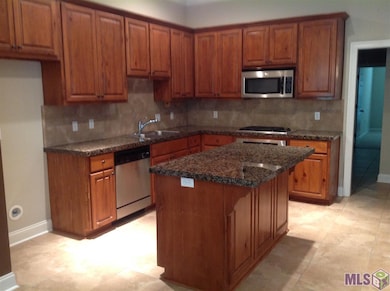 15013 Wax Myrtle Ave, Baton Rouge, LA 70817 - photo 6