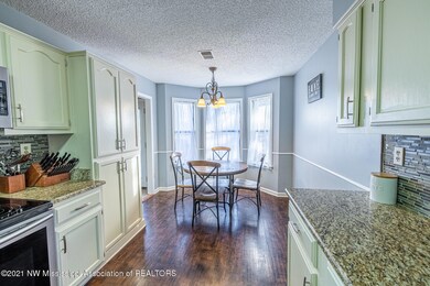 11945 Whispering Pines Dr, Olive Branch, MS 38654 - photo 2