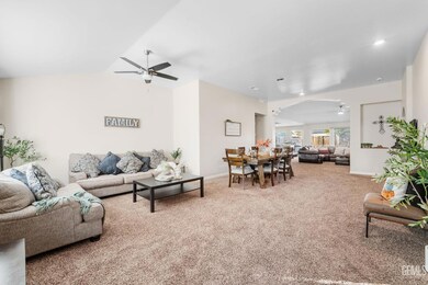 5510 Lombardy Ct, Bakersfield, CA 93308 - photo 7