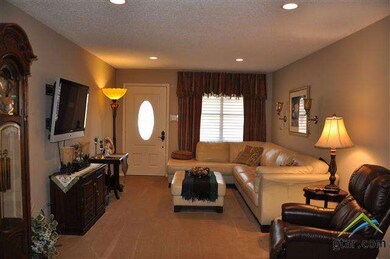 2741 2741 Amy Ln, Tyler, TX 75701 - photo 4