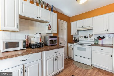 280 Bridgewater Rd unit F17, Brookhaven, PA 19015 - photo 7