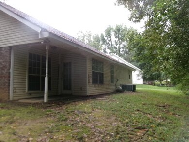 1904 Evangeline Dr, Picayune, MS 39466 - photo 2