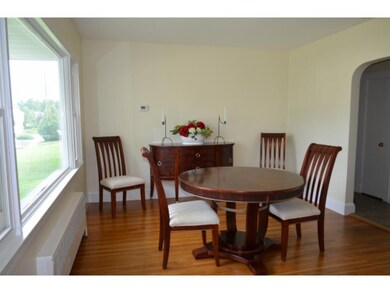 33 Constance St, Bedford, NH 03110 - photo 4