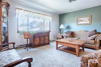 188 Green Meadow Ln, Pen Argyl, PA 18072 - photo 4