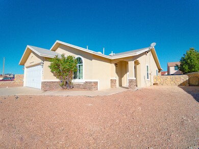 14349 Desert Shadow Dr, Horizon City, TX 79928 - photo 3
