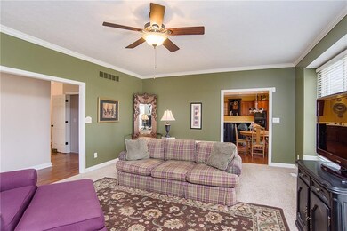 10521 Chestnut Hill Cir, Fishers, IN 46037 - photo 7