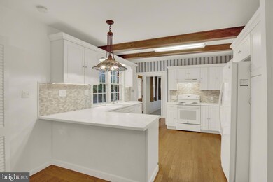 1226 E Chestnut St, Hazleton, PA 18201 - photo 5