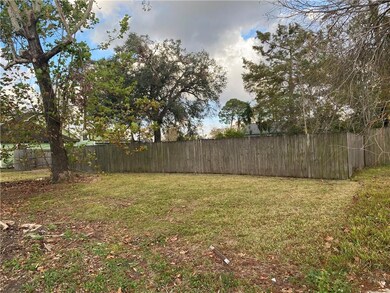 4567 Mark Twain Dr, New Orleans, LA 70126 - photo 2