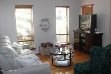 214 Hampton Place Blvd, Troy, NY 12180 - photo 4