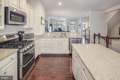 1405 Occoquan Heights Ct, Occoquan, VA 22125 - photo 6