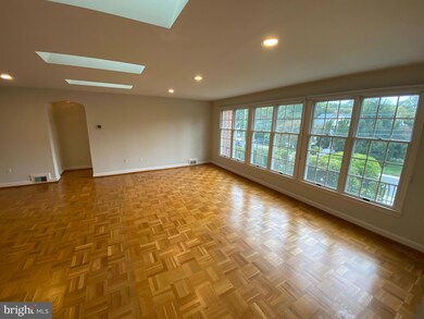 7008 Bybrook Ln, Chevy Chase, MD 20815 - photo 4