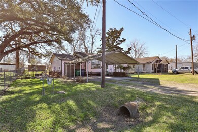246 E Pleasant St, Brazoria, TX 77422 - photo 2