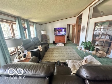 4726 Breckenridge Dr, Columbus, IN 47203 - photo 5