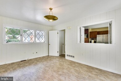 2409 Ravenview Rd, Lutherville Timonium, MD 21093 - photo 6