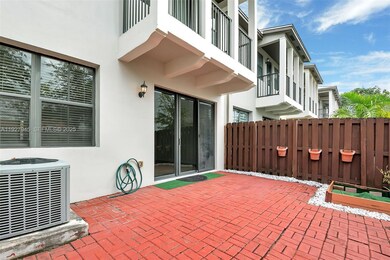 5840 NW 104th Path unit 5840, Doral, FL 33178 - photo 2