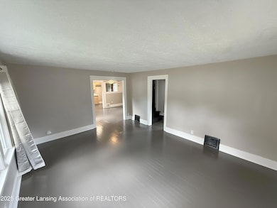 2201 S Pennsylvania Ave, Lansing, MI 48910 - photo 3