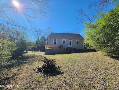 5724 Woodale Dr, Knoxville, TN 37912 - photo 7