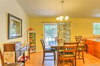 111 Chapman Dr, Hendersonville, NC 28792 - photo 6