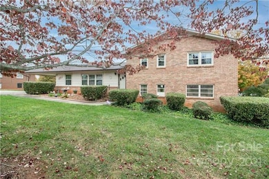 902 Thomas St, Statesville, NC 28677 - photo 5