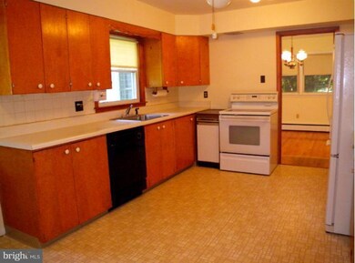 5746 Oakland Rd, Sykesville, MD 21784 - photo 7