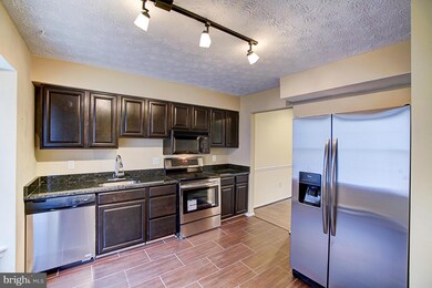 12057 Winding Creek Way, Germantown, MD 20874 - photo 4