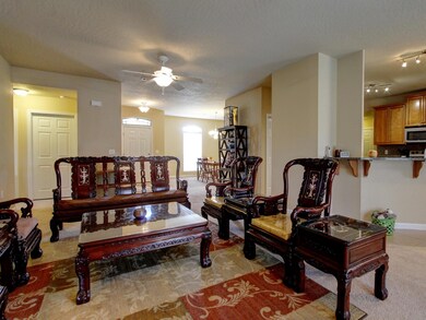 5229 Moore Loop