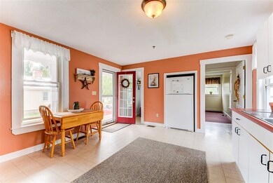 62 Pleasant St, Conway, NH 03818 - photo 5