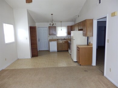 128 Windsor Ct, Jacksonville, NC 28546 - photo 2