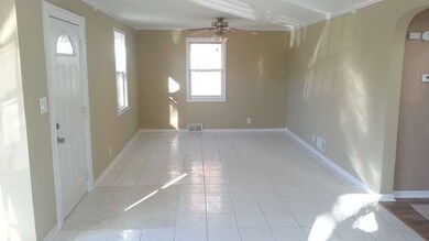 905 N Mcaree Rd, Waukegan, IL 60085 - photo 4