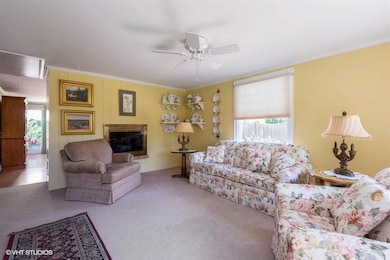 02_116PondStreet_1_LivingRoom_LowRes