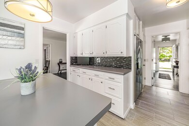 3329_Meadow_Croft_Ave_06