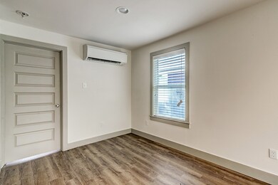 1009 Enid St unit 4, Houston, TX 77009 - photo 3