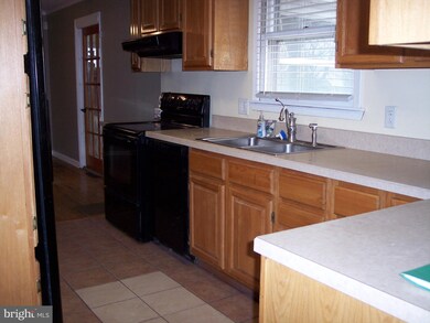 9 Cove Rd, Penns Grove, NJ 08069 - photo 3