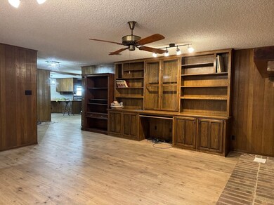 111 Parkwood, Teague, TX 75860 - photo 2