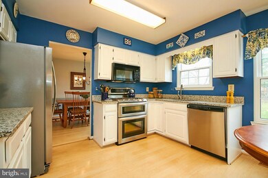 3015 Emerald Chase Dr, Herndon, VA 20171 - photo 6