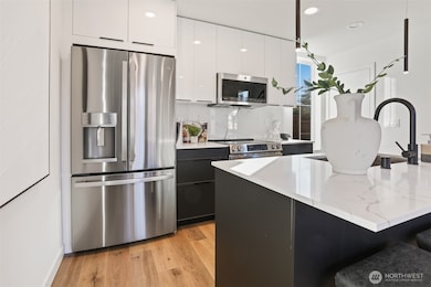 8757 Palatine Ave N unit B, Seattle, WA 98103 - photo 4