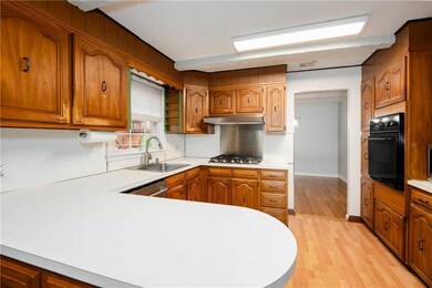 916 N 3rd St, Emmaus, PA 18049 - photo 6