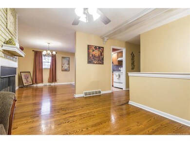 2709 Kaywood Dr, New Albany, IN 47150 - photo 2