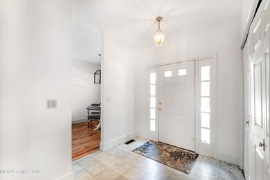 28 Home Place unit C1, Greenwich, CT 06830 - photo 2